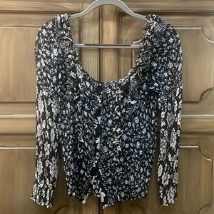 Sezane Paris silk blend black & white floral ruffle trim blouse size small/36